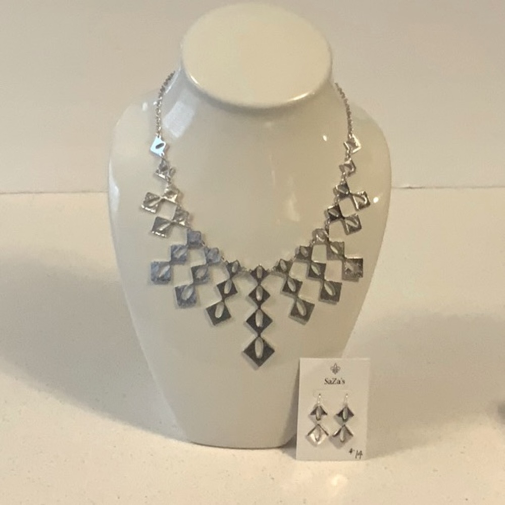 SAZA’S Necklace Cleopatra with matching earrings in Silver			NWT